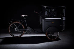 Keewee Bakfiets 24 Keewee Bakfiets -Cube Shop Popal 2 Zijaanzicht met huif centered 78d1