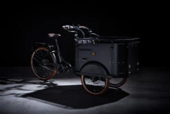 Keewee Bakfiets 26 Keewee Bakfiets -Cube Shop Popal 4 Schuin van voren centered 01a3