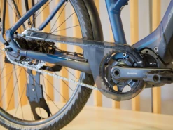 Merida ESpresso 700 Dames 47cm Showmodel -Cube Shop merida espresso 700 2020 detailfoto motor ketting