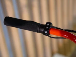 Super73 ZG Showmodel -Cube Shop super73 zg detailfoto bediening