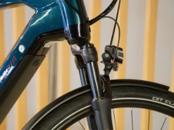 Victoria EManufaktur 12.6 Heren Showmodel -Cube Shop victoria emanufaktur 12.6 detailfoto voorvork lamp